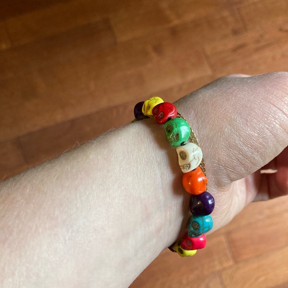 Howlite Skull Bracelet - Picture 5 of 7